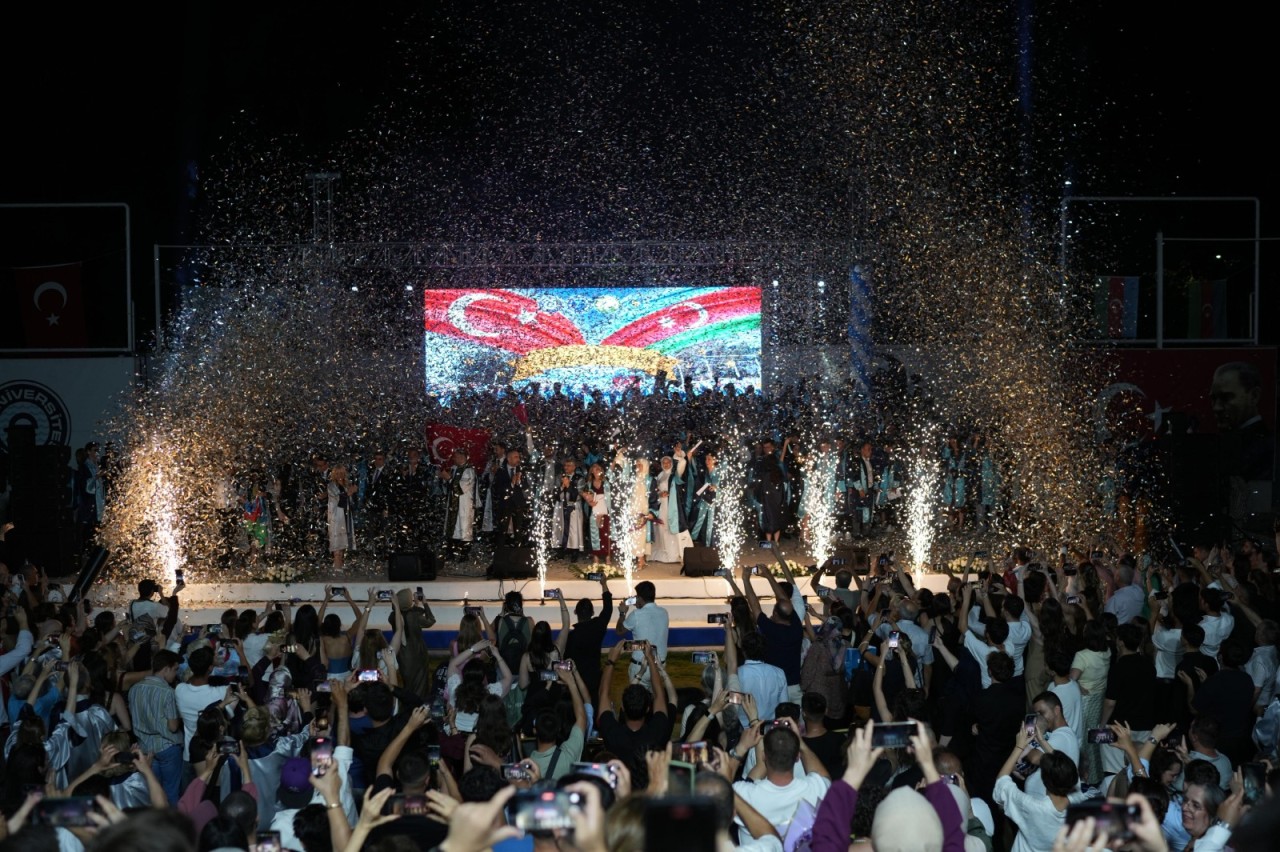 ADAU tələbələri Ege Universitetindən birinciliklə məzun olublar - FOTOLAR